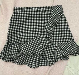 Super cute mini skirt! thumbnail 1