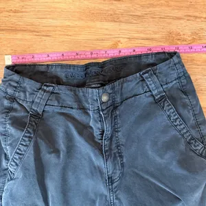 American Eagle Faded Black Baggy Cargo Jeans Stretch Size 8 Short thumbnail 6