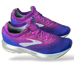 Brooks Levitate 2 Womens Running size8 Shoes Purple Blue Ombre 1202791B520 thumbnail 1
