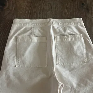 Loft Wide Leg Cropped Cream Sailor Pants with Button Detailing - Size 27 / 4 Petite thumbnail 5