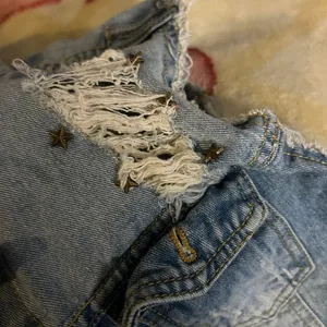 XL Jrs denim shredded Star stud denim vest thumbnail 4