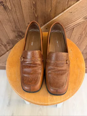 Naturalizer Women’s Size 6M Brown Leather Embossed Buckle Loafers Slip-On Shoes thumbnail 2