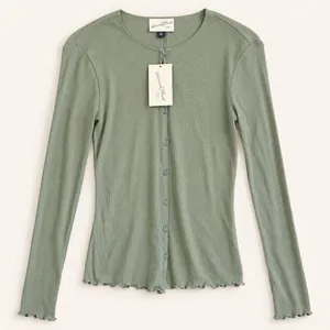 Universal Thread Sage Green Ribbed Lettuce Edge Button Front Cardigan Top S thumbnail 4