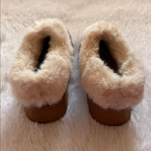 SHEIN Cozy Tan Fur-Lined Slippers thumbnail 3
