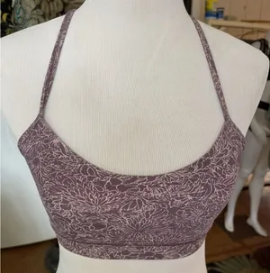 Lululemon size 12 in EUC No pads and no rip tag thumbnail 1