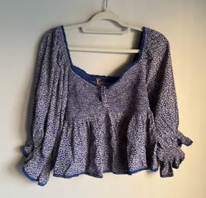 Free People Britnee Floral Cropped Peplum Smocked Puff Sleeve Top Large thumbnail 3