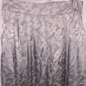 Gimmicks by BKE satin wide leg printed pant gray/silver size M NWT thumbnail 5