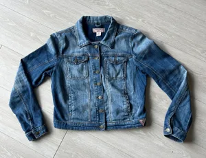 Guess Jeans Cropped Denim Jacket Womens Medium Fits Small thumbnail 1
