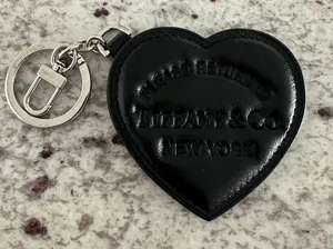 Tiffany & Co. New Black‎ Leather Heart Rtt Return to Tiffany Keychain Keyring thumbnail 1