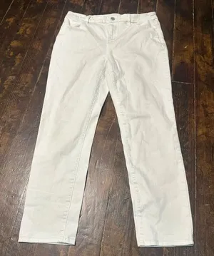 Chico’s Girlfriend perfect stretch slim leg white 0.5/6 normcore jeans thumbnail 1
