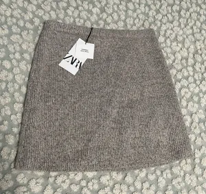 NWT Zara Wool Blend Tan Mini Skirt Medium thumbnail 2