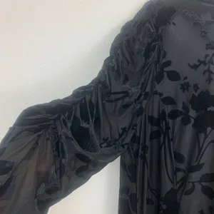 Zapelle Women's L/XL Black Sheer Burnout Velvet Floral Midi Dress Ruched Sleeves thumbnail 4