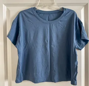 Lululemon Crop T Shirt Womens Size 4 thumbnail 1