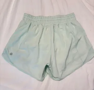 Lululemon Hot Hot Shorts thumbnail 1