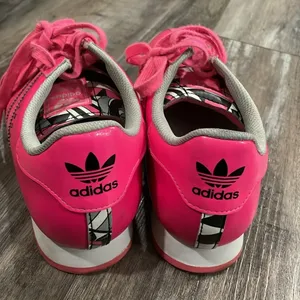 Adidas Samoa Hot Pink Sneakers Shoes size 8 modern art leather thumbnail 2