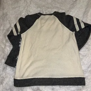 Budwiser Fleece Crewneck Sweatshirt Sweater with Pocket size Large thumbnail 4