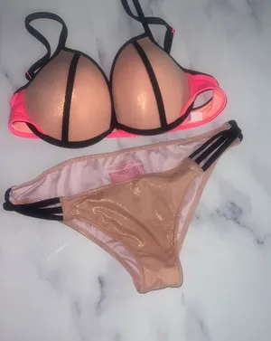 Victoria's Secret Hot pink/Black/ Rose Gold Women's Bikini Set 36B/M thumbnail 1