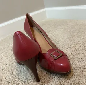 Women’s size 9 red Nine West heels thumbnail 3