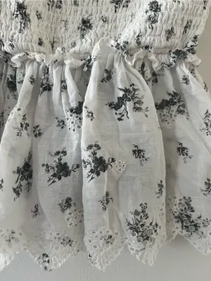American Eagle White Blue Floral Smocked Strapless Top Medium Cottagecore Dainty thumbnail 3