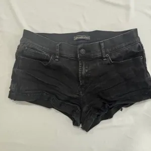 Abercrombie & Fitch Womens Black Denim Shorts Raw Hem Cut Off Size 26 2 Low Rise thumbnail 3
