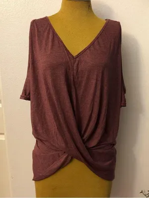 New EMERY ROSE Cold Shoulder Wrap Cross Tee Size L thumbnail 1