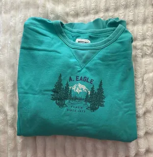 Women’s American Eagle Oversized Sweatshirt Crewneck thumbnail 1