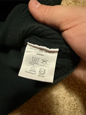 Brandy Melville Dark Green Cropped V-Neck Sweater thumbnail 3