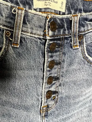 Abercrombie & Fitch The Mom High Rise Button Fly‎ Distressed Short Denim Jeans thumbnail 8