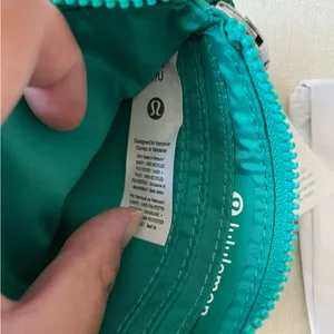 Lululemon Clippable Card Pouch - Maldives Green/Mint Moment thumbnail 12