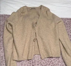Abercrombie and Fitch cardigan thumbnail 1
