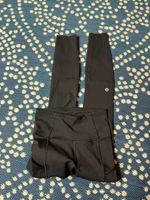 Lululemon leggings size 2 thumbnail 3