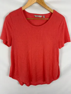 Athleta Coral Pink Short Sleeve Rounded Hem Tshirt Size Medium thumbnail 1