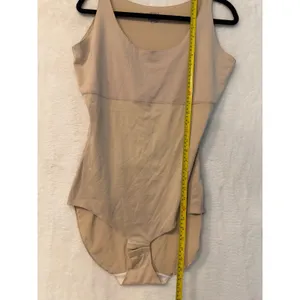 Spanx by Sara Blakely Womens 2X Bodysuit Shapewear Tan Sleeveless Scoop‎ Neck thumbnail 4