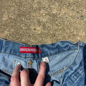 Vintage UNIONBAY blue denim cuffed mom shorts. thumbnail 3