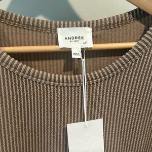 Andree by Unit‎ M/L Mocha Oversized Ribbed Dolman Tunic thumbnail 2