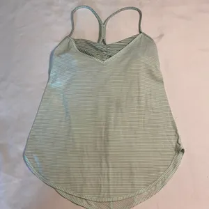 Bundle of 2 Lululemon Workout‎ Tank Tops Size 4 thumbnail 4