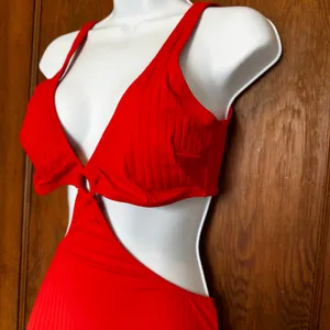 NWT Aerie Wide Rib Cut Out Ring One Piece Swimsuit‎ Red L Monokini thumbnail 3
