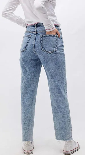 Straight Leg Jeans thumbnail 2
