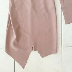 Finders Keepers NWT Soft Pink Blush Chances One Shoulder Long Split Sleeve Dress Medium thumbnail 6
