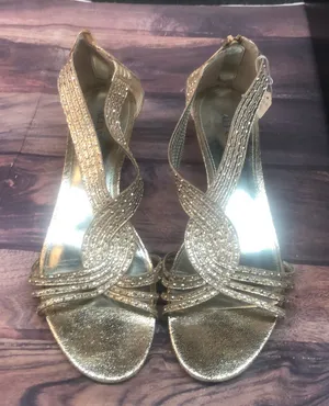 Alfani sz 8 gold w/ sequins shoes thumbnail 1