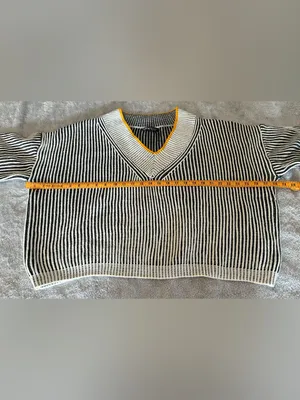 Women’s SHEIN Black & White Striped V-Neck Sweater with Yellow Trim Size Medium thumbnail 6