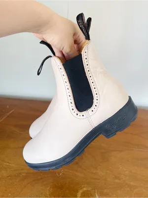 Blundstone • 2156 Women's High Top Chelsea Boots in Pearl cream leather pull on thumbnail 10