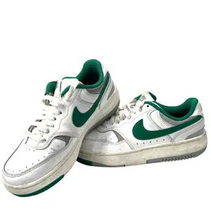 Nike Women's US 5.5 Gamma Force White Malachite Green Low-Top Sneaker DX9176-106 thumbnail 3