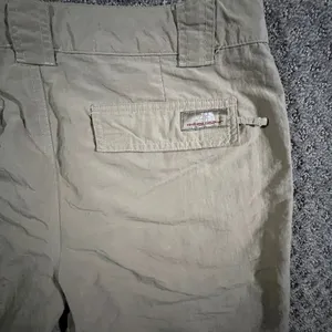 The North Face Hiking Shorts‎ Womens 12 Khaki Nylon Lightweight Utility Pockets thumbnail 6