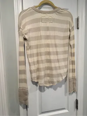 NWOT Free People We The Free Size XS Tan Cream Striped Thermal Knit V Neck Top thumbnail 5