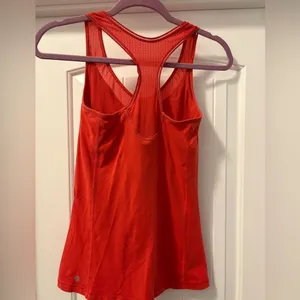 Lululemon Women's Athletic Tank Top Size Small thumbnail 4