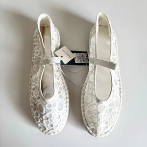 Universal Threads Celia White Floral Lace Mary Jane Espadrille Flats Women’s 10 thumbnail 2