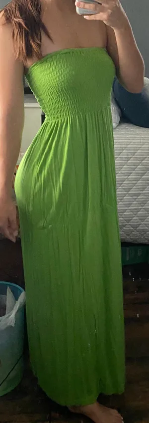 Green Dress thumbnail 1