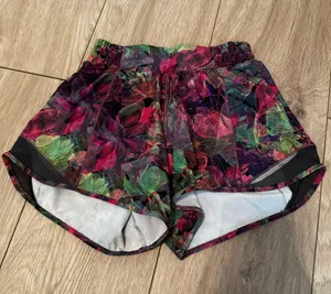 Lululemon Shorts thumbnail 1