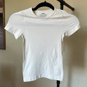 Skims Soft Smoothing Seamless T shirt Marble Top size‎ XS NWT thumbnail 6
